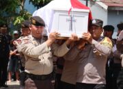 Kapolres Sarolangun Pimpin Upacara Pelepasan Jenazah Personel Yang Meninggal Dunia