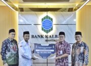Bulan Ramdhan Penuh Berkah,Bank Kalbar Menyerahkan Dana ZIZ