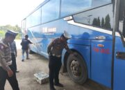 Satgas 3 Kamseltibcarlantas Polres Sarolangun Uji kelayakan jalan pada Bus Penumpang di Terminal Sri Bulan.