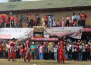 Masyarakat Dayak Kananyan Mempawah Melaksanakan Upacara Naik Dangau