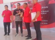 Cok Hendri Yang Pertama Mengembalikan Formulir Balon Wakil Bupati