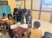 Peduli Pendidikan Anak Bangsa, Satgas TMMD ke 120 Kodim 1204 / Sanggau Bantu Mengajar Murid SD