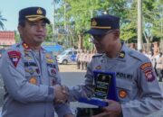 Wakapolres Pontianak Memimpin Apel Pelepasan Purna Bhakti Salah Satu Personilnya