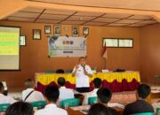 Kepala BNNK Sanggau, Bapak Rudolf Manimbun, ST, MM dan Penyuluh Narkoba Melaksanakan Kegiatan Bimtek Relawan P4GN di Desa Sungai Dangin