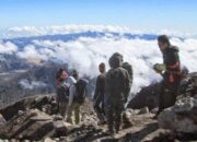 Akibat Cuaca Ekstrem Pendakian Gunung Semeru Ditutup Sementara