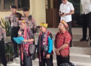 Puluhan Warga Desa Kuala Mandor A Geruduk Polda Kalbar, Tuntut Pengusutan Kasus Mafia Tanah Yang Libatkan Kepala Desa