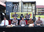 Polda Kalbar Gagalkan Impor Ilegal Pakaian Bekas Rp7,3 Miliar, Satu Tersangka Ditangkap