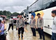 Kapolres Sanggau Tinjau Lokasi Banjir di Kecamatan Beduai