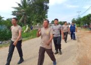 Jaga Kebugaran dan Disiplin, Kapolsek Bonti Gelar Jalan Sehat Bersama Personel