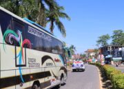 Polres Sanggau Kawal Keberangkatan 105 Jamaah Haji Menuju Pontianak