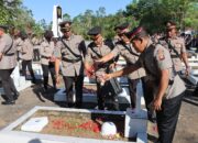 Upacara Ziarah Rombongan di TMP Patriot Bangsa: Wujud Penghormatan Polres Sanggau Memaknai Hari Bhayangkara ke-79