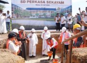 Peletakan Batu Pertama di SD Perkasa Sekayam oleh Wakil Bupati Sanggau