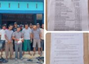 Warga Nang Kayan Segel Kantor Desa,Minta Bupati Copot Kades Dari Jabatannya