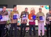Bupati Sanggau Terima Penghargaan Mohammad Syafei Award di Ajang Temu Pendidik Nusantara XII