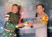 Sinergi Tanpa Batas, Polsek Beduai Beri Ucapan HUT ke-80 TNI di Perbatasan Sanggau
