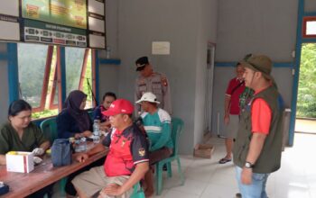 Banjir Melandah, Pemerintah Kecamatan Sekadau Hulu Buka Posko Layanan Kesehatan Di Rawak