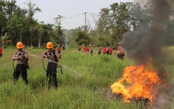 Polres Melawi dan Manggala Agni Gelar Simulasi Pemadaman Api Guna Siapkan Penanganan Karhutla