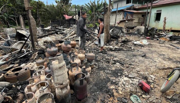 Dua Ruko di Bonti Hangus Terbakar, Kerugian Capai Rp800 Juta Diduga Akibat Korsleting Listrik