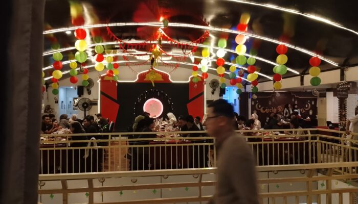 Suasana Ramai! Hotel Transera Pontianak Hadirkan Pengalaman Berbuka Puasa Berbeda dengan Pemandangan Langit Senja