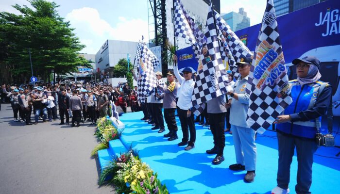 Kapolri Lepas 80 Bus Mudik Gratis dan Pastikan Kesiapan Sopir Antar Masyarakat ke Tujuan