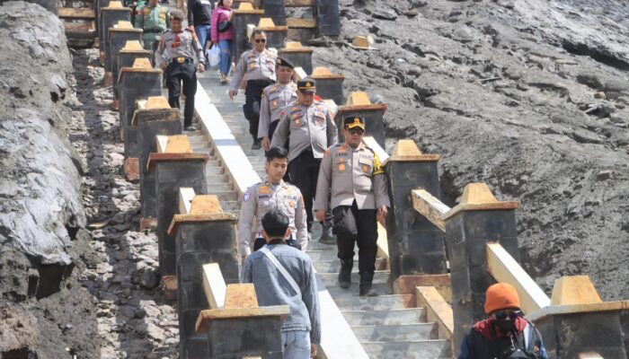 Sapa Pengunjung di Gunung Bromo Kapolres Probolinggo Pastikan Keamanan Wisatawan