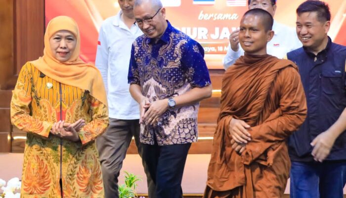 Peringatan Hari Raya Waisak 2570 BE/2026, Khofifah Ajak Masyarakat Menguatkan Persaudaraan Menjaga Perdamaian Dunia