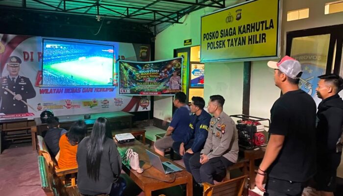 Polsek Tayan Hilir Gelar Nobar Piala Dunia 2026, Bangun Kedekatan dengan Warga