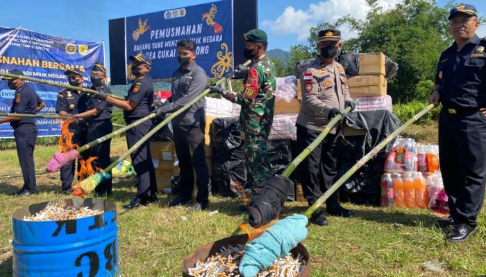 Bea Cukai Entikong dan Sintete Musnahkan Barang Ilegal Senilai Lebih dari Rp1,2 Miliar