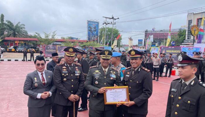 Dandim 1204/Sanggau Hadiri Upacara Hari Bhayangkara ke-80 Tahun 2026 di Polres Sanggau