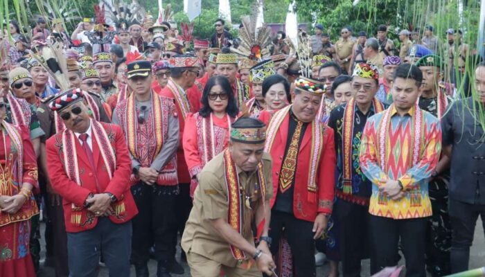 Wakapolres Sanggau Hadiri Pembukaan Gawai Adat Dayak Nosu Minu Podi XXII, Wujud Sinergi Polri Mengawal Pelestarian Budaya dan Persatuan