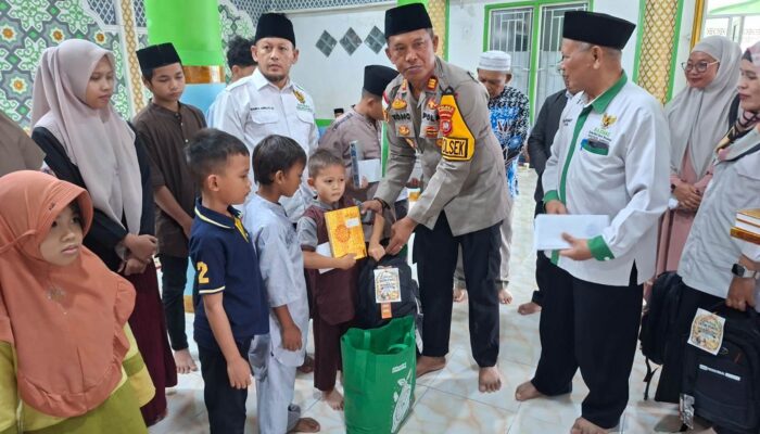 Kapolsek Parindu Hadiri Peaceful Muharram, Tebar Kepedulian bagi Anak Yatim, Difabel dan Duafa di Sanggau