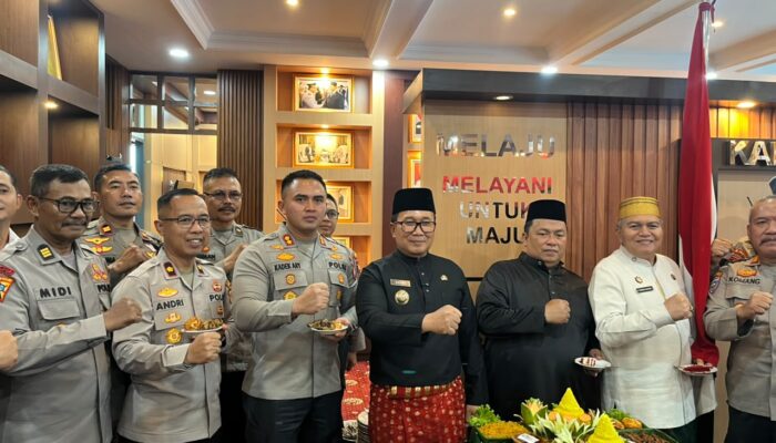 Kejutan HUT ke-19 Kubu Raya, Sujiwo: Meski Kapolres Pindah Tugas, Hatinya Tetap Bersama Kami