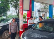 Patroli SPBU di Kebadu, Polsek Batang Tarang Pastikan Stok BBM dan Antrean Kendaraan Tetap Terkendali