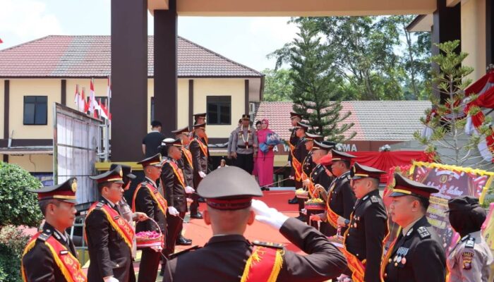 Gerbang Pedang Pora Menjadi Simbol Akhir Pengabdian AKBP Sudarsono di Polres Sanggau