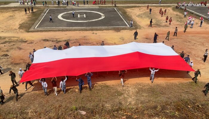 Kirab Bendera Merah Putih Jagoi Babang :Bendera Merah Putih Simbol Kedaulatan, Harga Diri Bangsa dan Perekat Persatuan NKRI