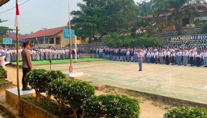 Kapolsek Beduai Jadi Pembina Upacara, Ajak Pelajar Jauhi Narkoba dan Perundungan