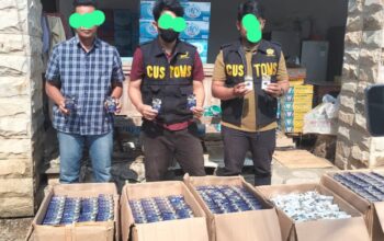 Tim Gabungan Intel Korem 045 Garuda Jaya Dan Tim Bea Cukai Pangkalpinang Berhasil Mengagalkan Peredaran Rokok Ilegal Di Desa Tua Tunu