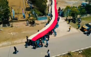 Semarak Peringatan HUT RI di Mamberamo Tengah : Gereja GIDI Bethel Kobakma dan Aparat Bentangkan Bendera Merah Putih 81 Meter