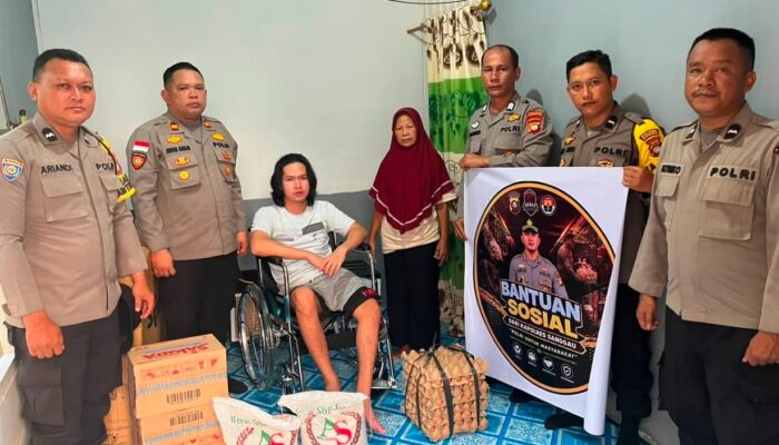 Hari Juang Polri ke-81, Polsek Kembayan Hadirkan Kepedulian Lewat Bantuan Sosial