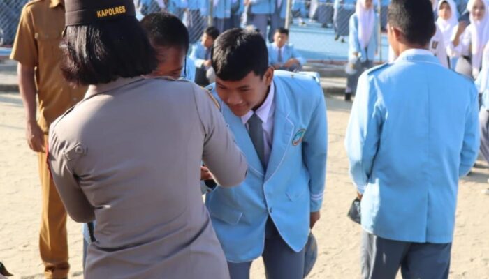 Kapolres Bangka Barat Sapa Pelajar di SMA Negeri 1 Mentok, Sri Adira: Kami Merasa Sangat Dihargai