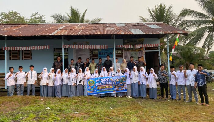 GPD GOES TO SCHOOL TUNTAS DIGELAR, PEMUDA SUNGAI SEGAK DORONG PELAJAR DESA SIAP HADAPI ERA DIGITAL